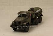 Масштабная модель в сборе и окраске ЗИЛ-131 Бензовоз, 1:72, Магазин Солдатики - фото
